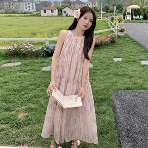 法式绝美挂脖连衣裙女夏超好看海边度假宽松慵懒高级雪纺背心长裙图片