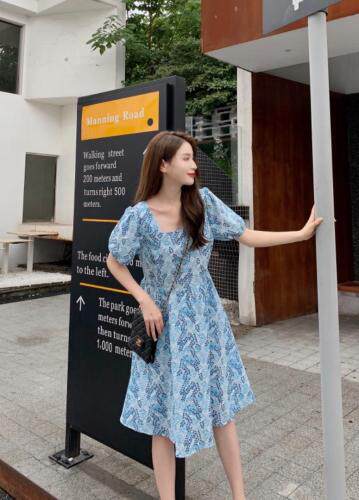 夏季新款，碎花连衣裙。，女装连衣裙，变格