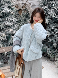 90羽绒服女2025冬新款女装时尚减龄围巾设计感丝绒菱形格保暖外套图片