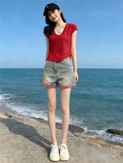 时尚简约套装女夏收腰显瘦撞色拼接短袖针织衫破洞牛仔短裤两件套，女装套装/套裙，江南