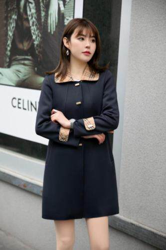 秋装新款爆上市：针织空气层拼格风衣M一XXXL，女装风衣，拉思维加丝