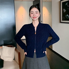 2025舒适百搭简约秋冬新款圆领短款长袖针织衫，女装羊绒衫，玛卡隆羊绒