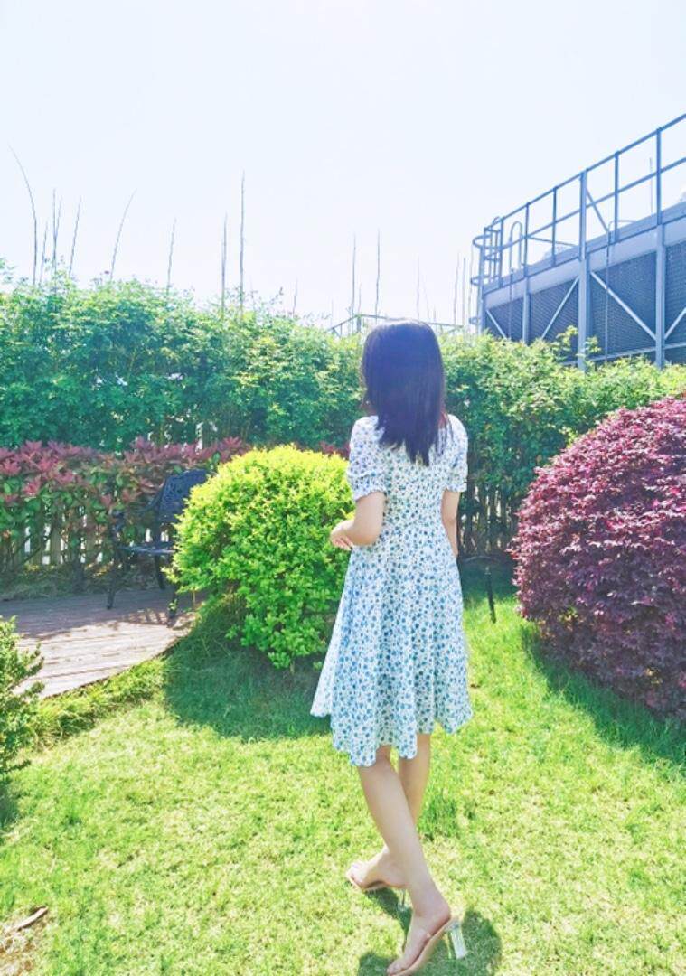 夏季新款碎花连衣裙，女装连衣裙，YO\VLF雅洛菲