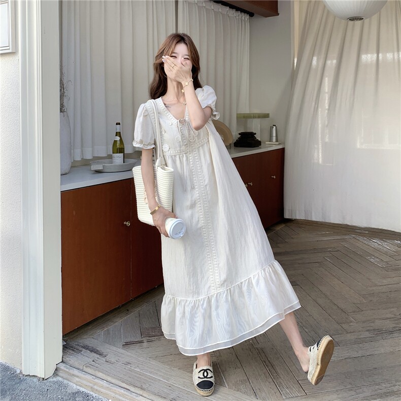 2026新款夏季复古花朵宽松绑带泡泡袖正肩V领连衣裙女夏,女装连衣裙,艾米莉亚