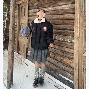 美式设计感羊羔毛翻领棉服外套男女飞行服重磅绣花冬季棉袄  网图图片