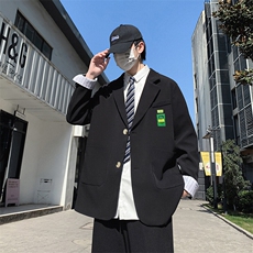 黑色
