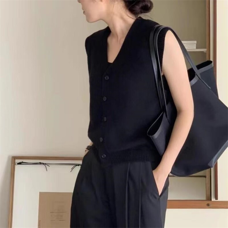 外穿叠穿羊毛针织马甲女开衫宽松24秋季新款无袖坎肩毛衣背心上衣，女装马甲，胜酷羊绒
