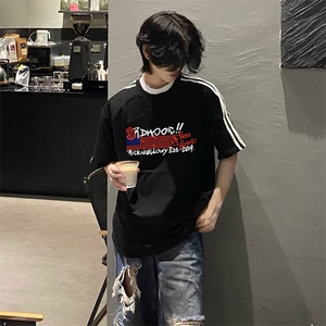 抖音得物高品质二开240克宽松纯棉美式潮牌三条杠织带短袖T恤图片