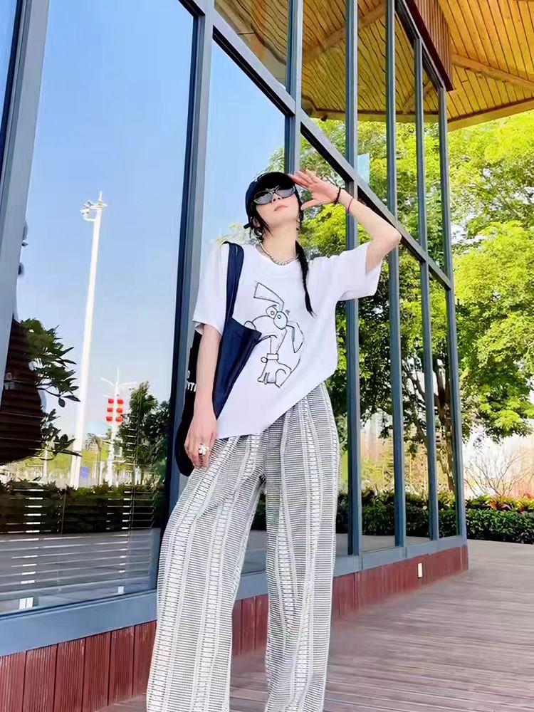 2025百搭简约抽象狗图案圆领T恤,女装T恤,湘姗