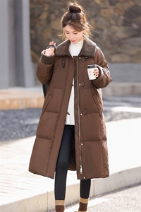 中长款羽绒服女2024冬季新款欧货大牌高端洋气羊羔毛翻领加厚外套图片