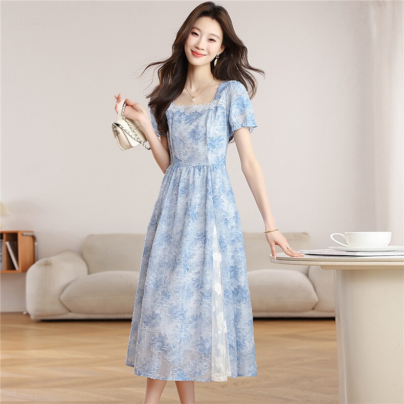 法式蓝色花朵短袖连衣裙女夏季新款方领收腰长裙甜美建立气质裙子，女装连衣裙，艾米