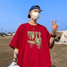 酒红色