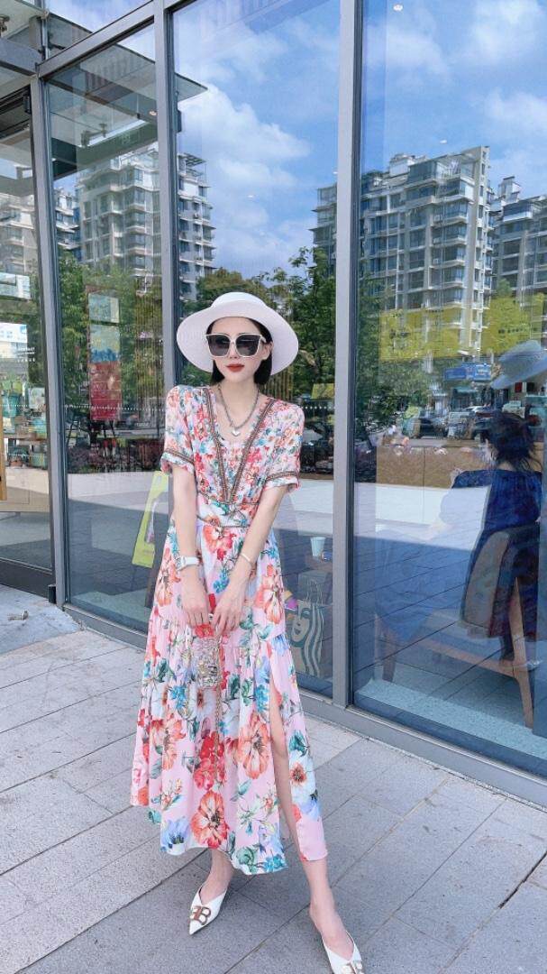 显示连衣裙，女装连衣裙，布萱