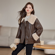 2025冬装新款简约时尚大翻领加绒皮衣外套羊羔毛，女装羊羔毛/颗粒绒，依万里
