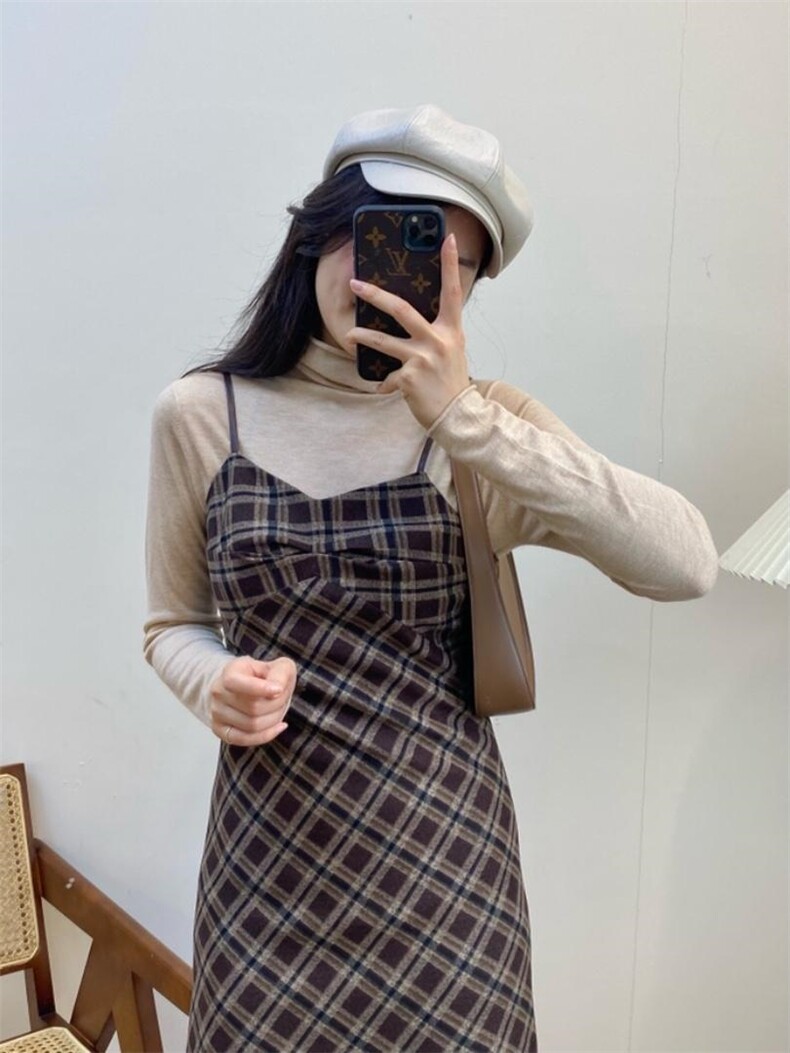 独屿毛呢格纹吊带裙秋冬百搭现货，女装背心吊带，独屿