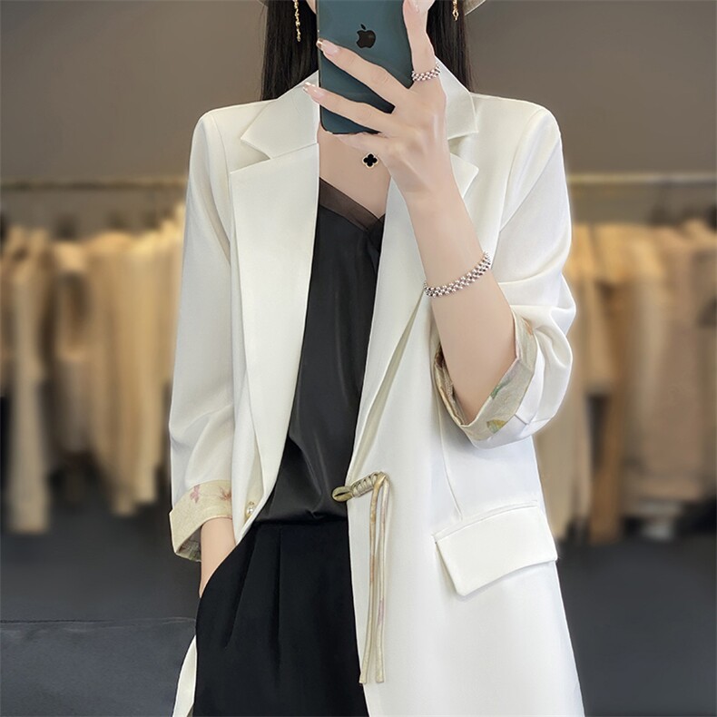 2024新中式复古国风西装外套女春夏季拼接上衣显瘦小个子盘扣西服，女装西装，朝贺羊绒