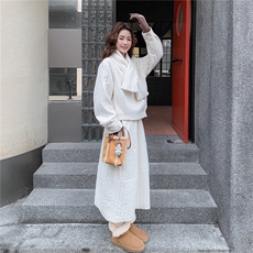 2025-Q123P315主推机理感90白鸭绒围脖羽绒服上衣+半身裙三件套，女装套装/套裙，2C085