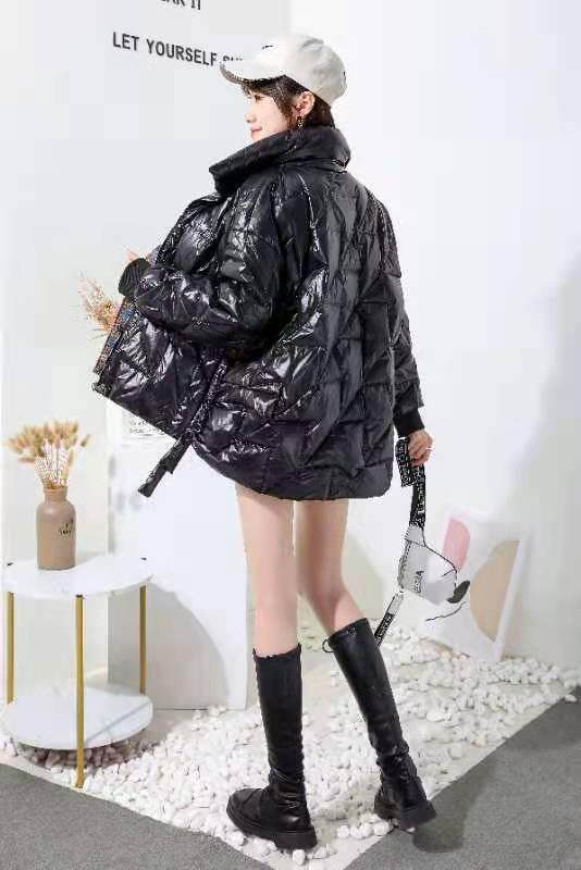 新款羽绒服现货，女装羽绒服，尚言