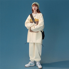 杏色裤子