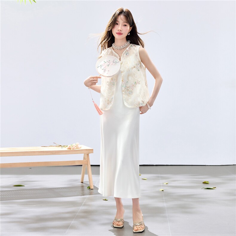 夏季新款现货！2026新中式洋气时尚重工马甲+珍珠吊带裙两件套女,女装套装/套裙,宝儿家