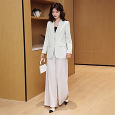西装外套女2025春秋新款气质时尚休闲减龄炸街设计感百搭西服上衣，女装短外套，时尚俏佳人