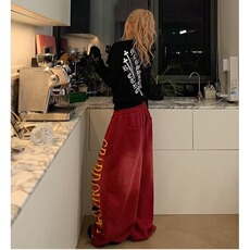 红色