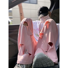 藕粉色