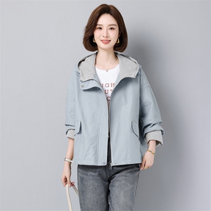 2025春季新款时尚设计感拼接格子连帽宽松休闲小个子风衣外套女图片