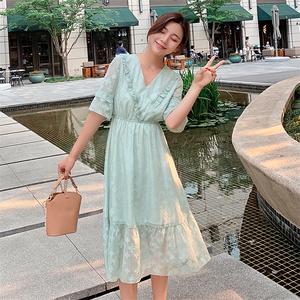 春夏超显瘦连衣裙桑蚕丝时尚通勤刺绣短袖连衣裙9911图片