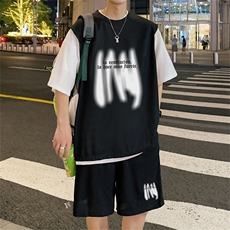 黑色