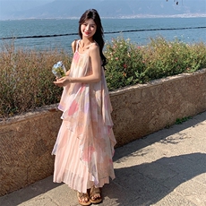 粉色法式旅游度假超仙吊带裙女2025夏季新款印花假两件初恋连衣裙，女装连衣裙，2C177