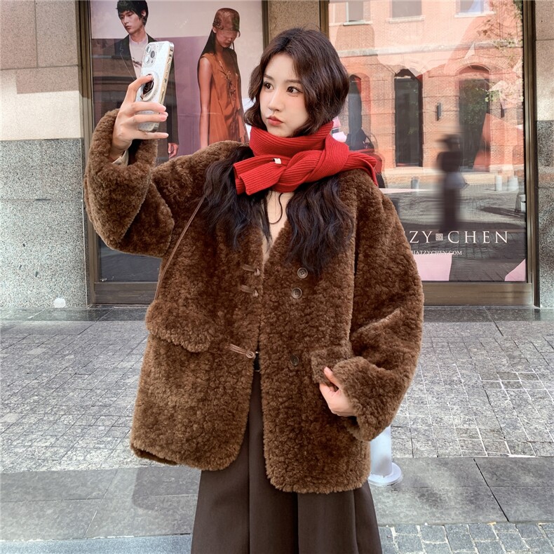 美拉德韩系咖色皮毛一体羊羔毛外套女秋冬2025新款独特漂亮巨好看图片