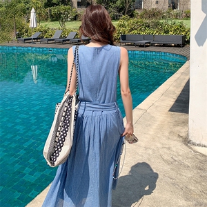 蓝色简单大方的连衣裙女夏季2025新款气质温柔风收腰显瘦法式长裙图片