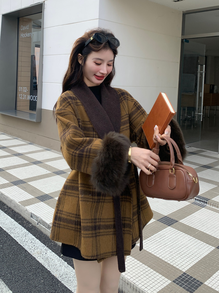 现货新款双面羊绒大衣带袖毛格子配腰带时尚洋气,女装羊绒大衣,网红馆
