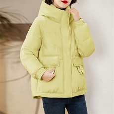 现货白鸭绒羽绒服女连帽新款短款面包服时尚宽松休闲保暖轻暖外套，女装羽绒服，贵人树