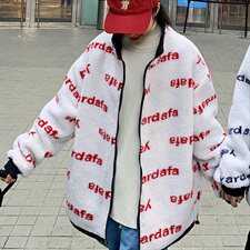 红色