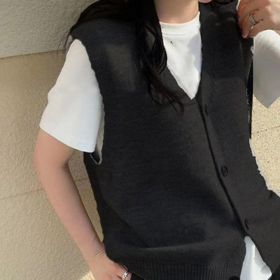 时尚百搭女士秋冬四扣V领开衫马甲单排扣纯色简约毛衣背心外套,女装马甲,洁纯羊绒