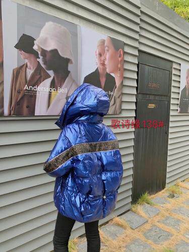 冬季新款，亮皮羽绒服90绒，女装羽绒服，歌诗缘