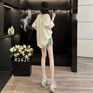女款春季新款设计感纯色翻领百搭单排扣宽松时尚简约小个子衬衣潮图片