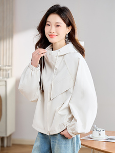 短款连帽风衣外套女春秋2025新款时尚宽松小个子减龄气质女士上衣图片