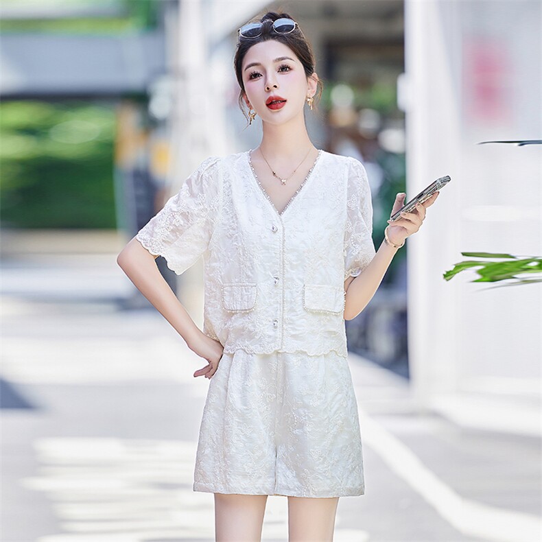 【现货----支持退现】新中式上衣短裤套装女2025夏季小个子两件套,女装套装/套裙,沁沁公主