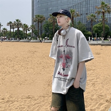 灰色