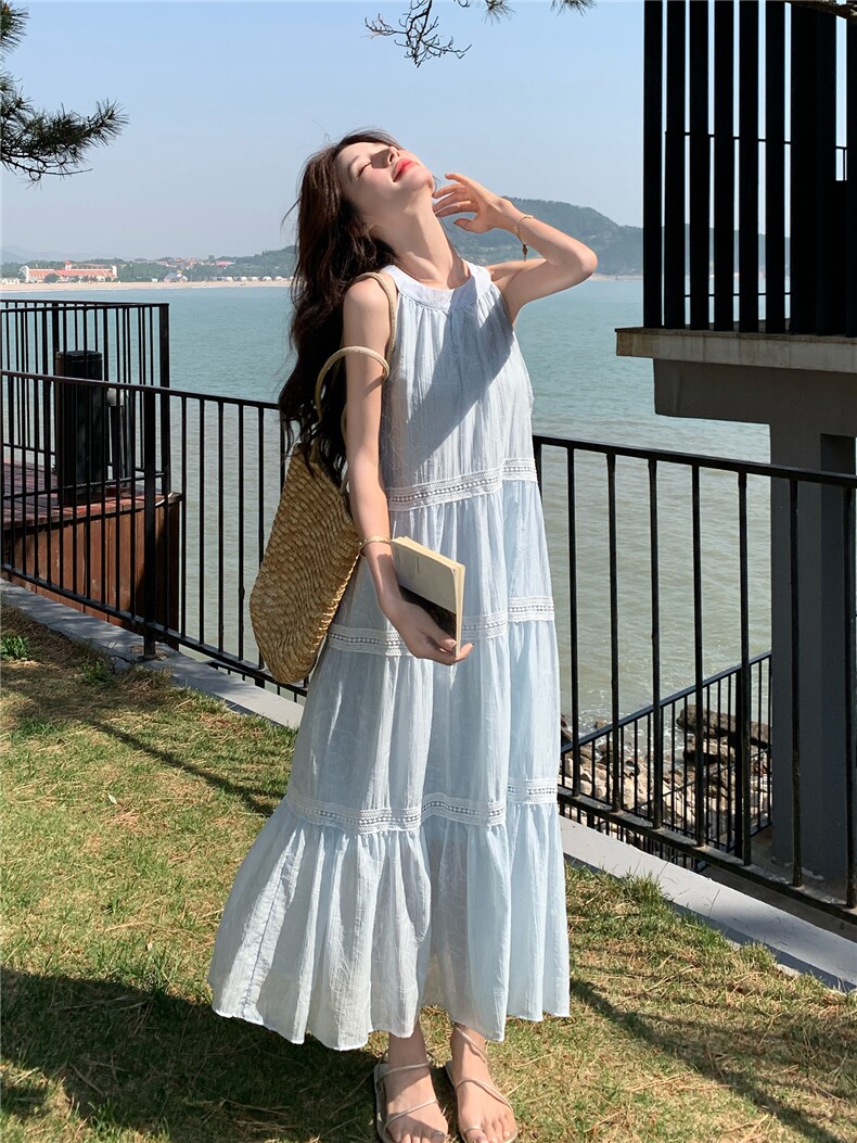 浅蓝色超仙别致浪漫无袖挂脖长裙2025夏季新款森系显瘦绝美连衣裙,女装连衣裙,琦鑫阁（原依鑫阁）