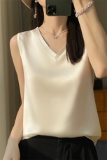 显瘦V领外穿吊带背心女内搭打底短款上衣2024年夏季，女装背心吊带，绒宛羊绒