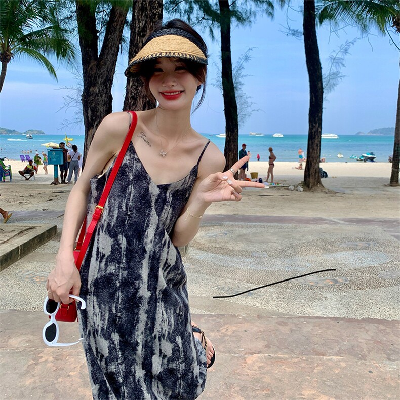 轻熟风复古扎染印花辣味吊带长裙女夏新款法式茶歇度假森系连衣裙图片