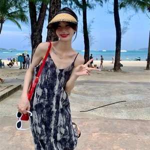 轻熟风复古扎染印花辣味吊带长裙女夏新款法式茶歇度假森系连衣裙图片