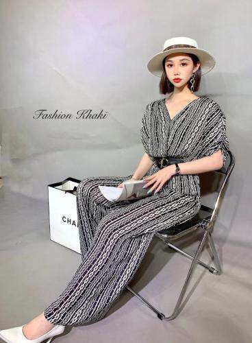 2136款连体裤够时尚够潮流，欢迎加入我们的队伍，一起奋斗，，女装连体裤，时尚靓姿