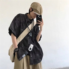 黑色