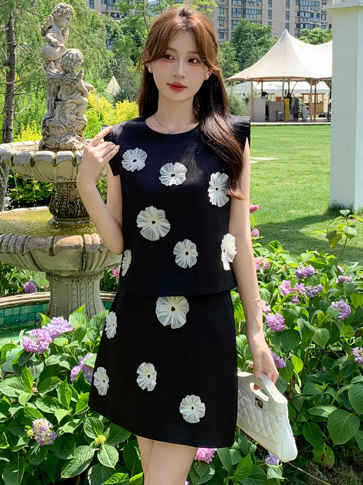 小香风气质立体花朵套装女2026夏新款无袖背心显瘦半身短裙两件套,女装套装/套裙,超帛
