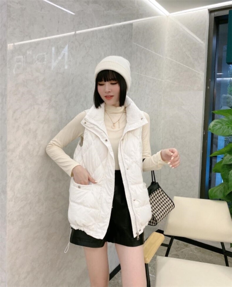 小香羽绒马甲，女装马甲，美惠百合